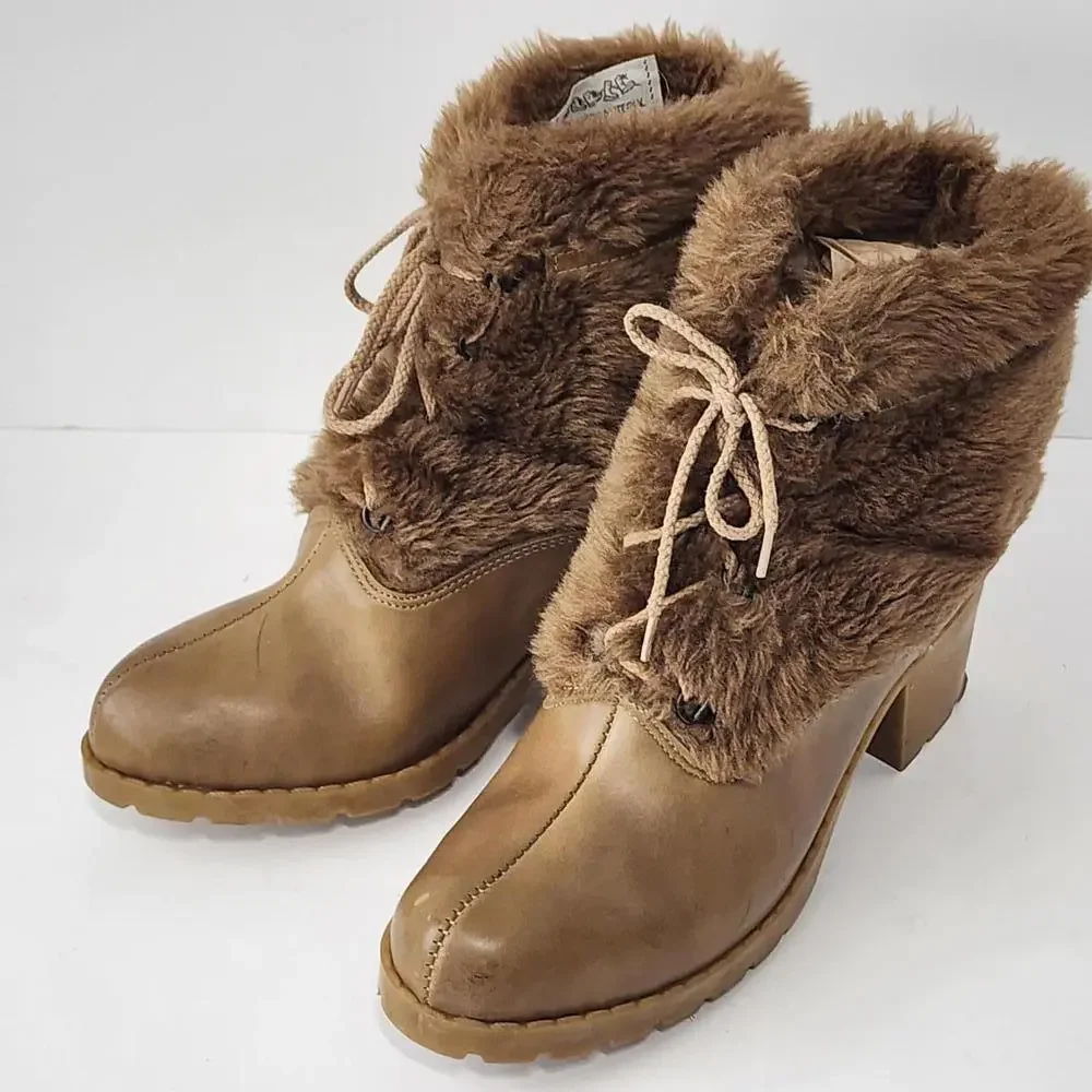 PRICE DROP Andrew geller Size 9 women furry Tan Ankle Boots